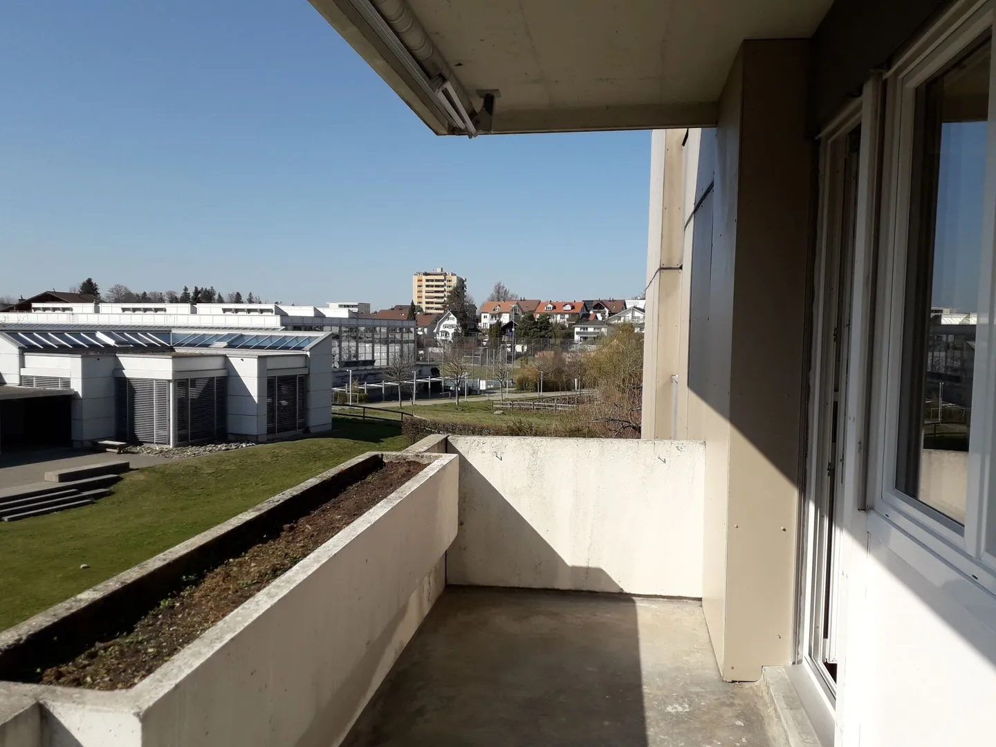 Charming spacious 3.0 room apartment on the 2nd floor - Photo 10 of 11