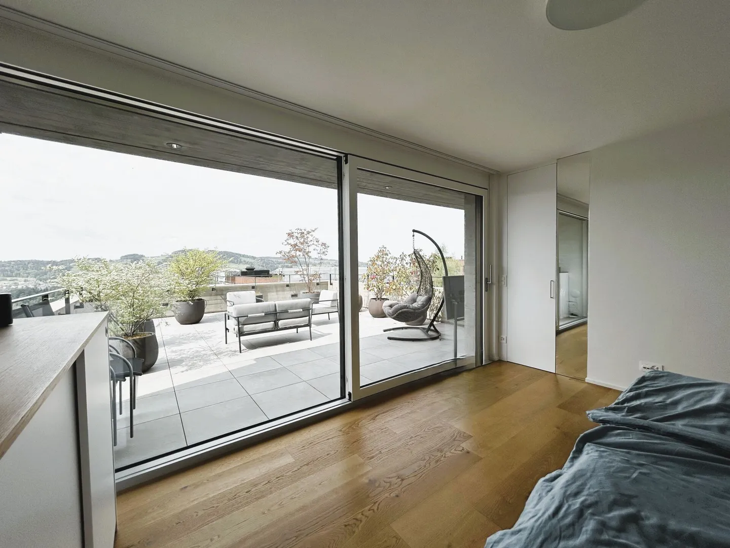 Designer house in exclusive hillside location with panoramic view - Photo 8 of 10
