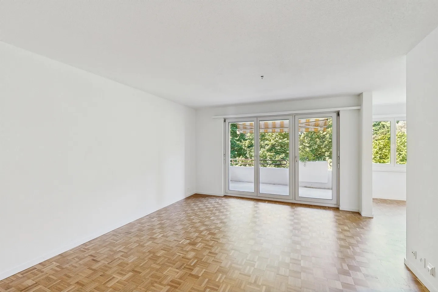 Vie moderne à Schwerzenbach fraîchement rénovée &amp; bien connectée! - Photo 2 sur 12
