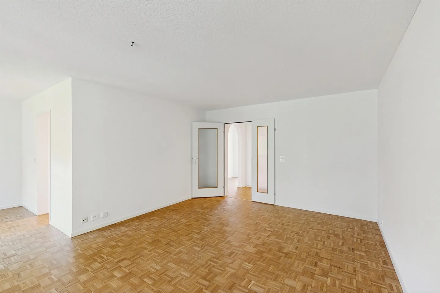 Vie moderne à Schwerzenbach fraîchement rénovée &amp; bien connectée! - Photo 4 sur 12