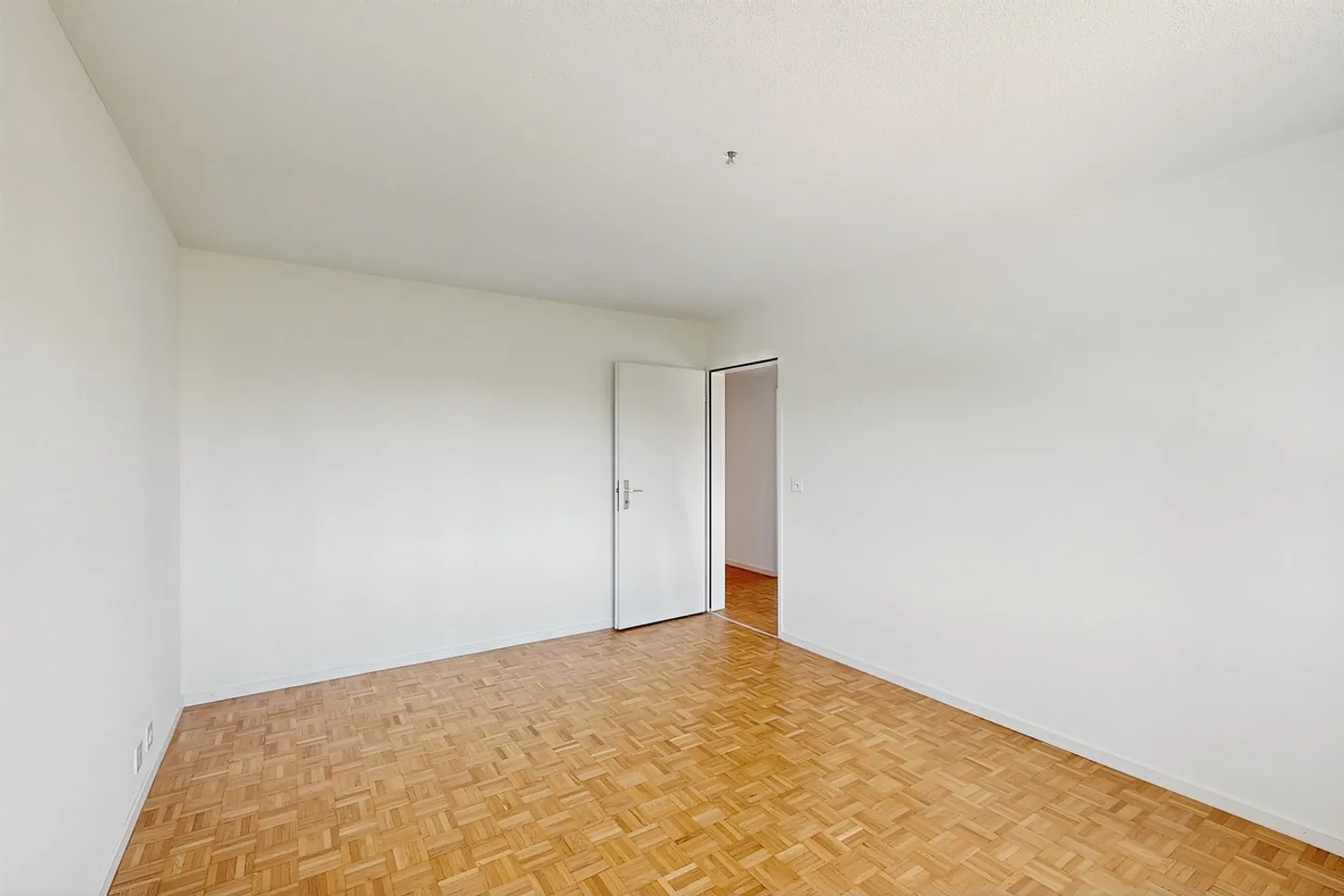 Vie moderne à Schwerzenbach fraîchement rénovée &amp; bien connectée! - Photo 7 sur 12