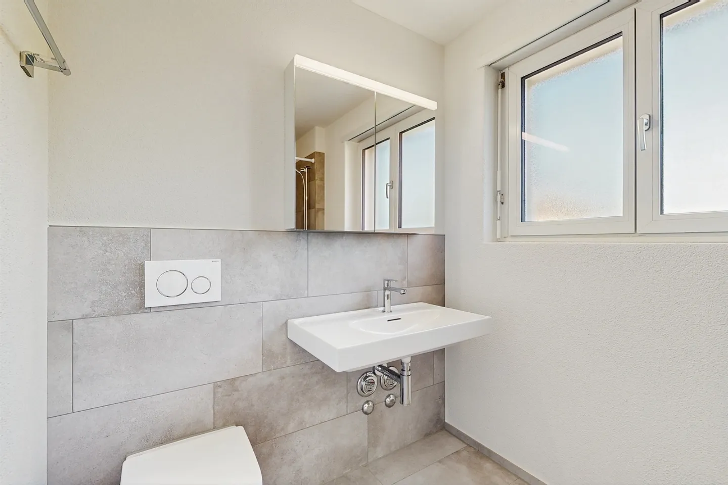 Vie moderne à Schwerzenbach fraîchement rénovée &amp; bien connectée! - Photo 10 sur 12