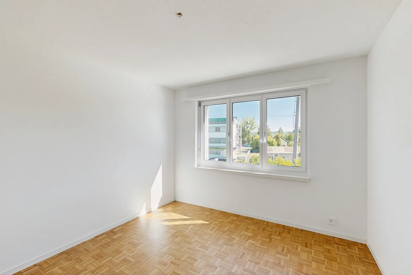 Vie moderne à Schwerzenbach fraîchement rénovée &amp; bien connectée! - Photo 11 sur 12