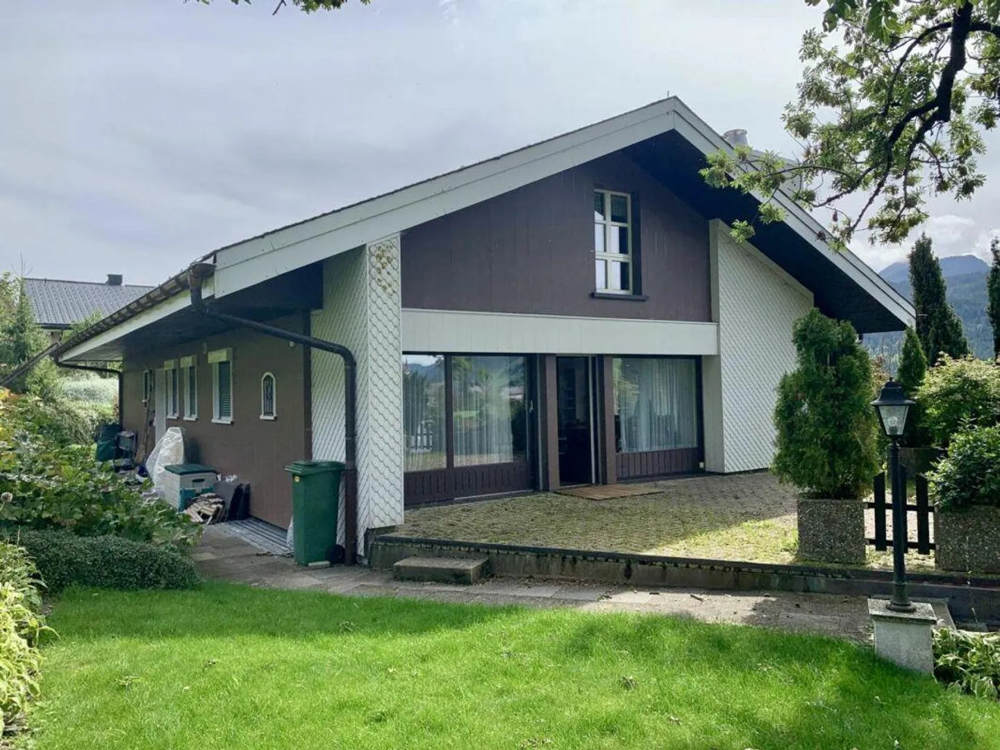 Einfamilienhaus im Grünen mit Top Aussicht und Umschwung - Foto 1 von 15