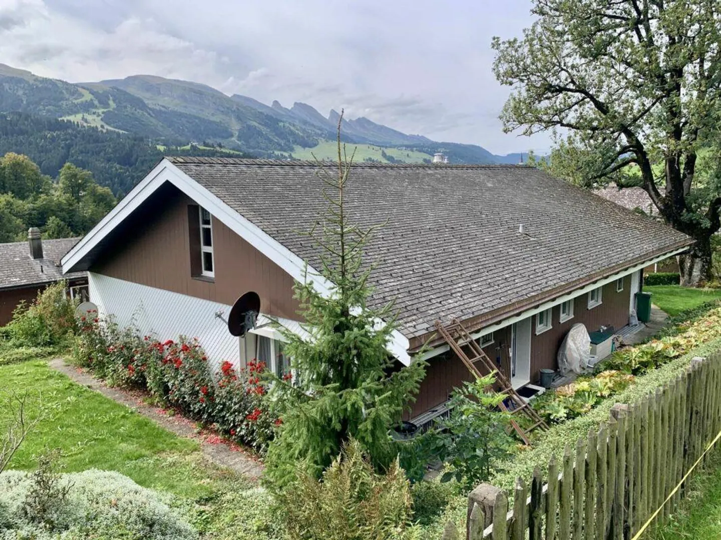Einfamilienhaus im Grünen mit Top Aussicht und Umschwung - Foto 2 von 15