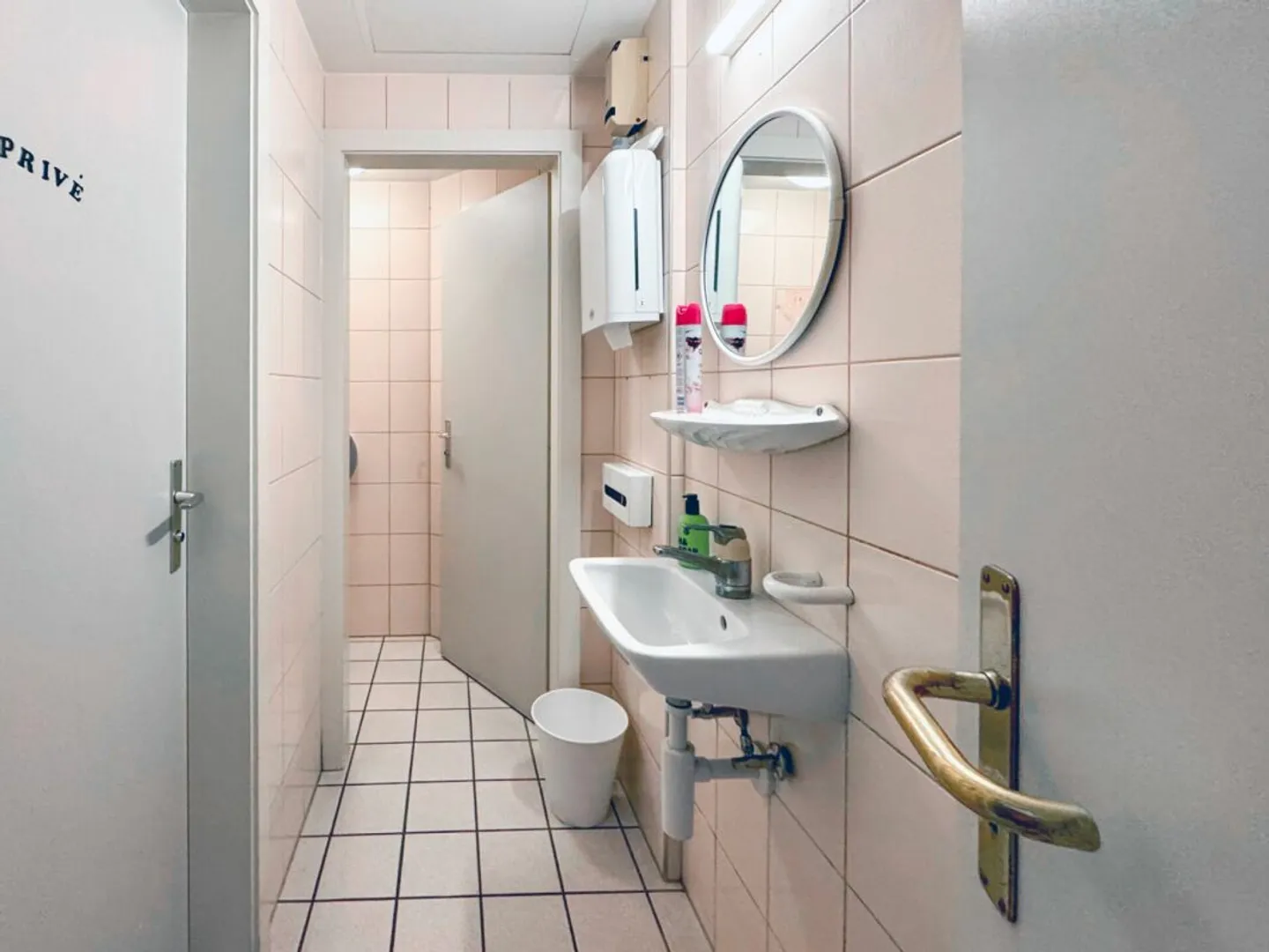 Locale con Terrazza - Foto 5 di 6