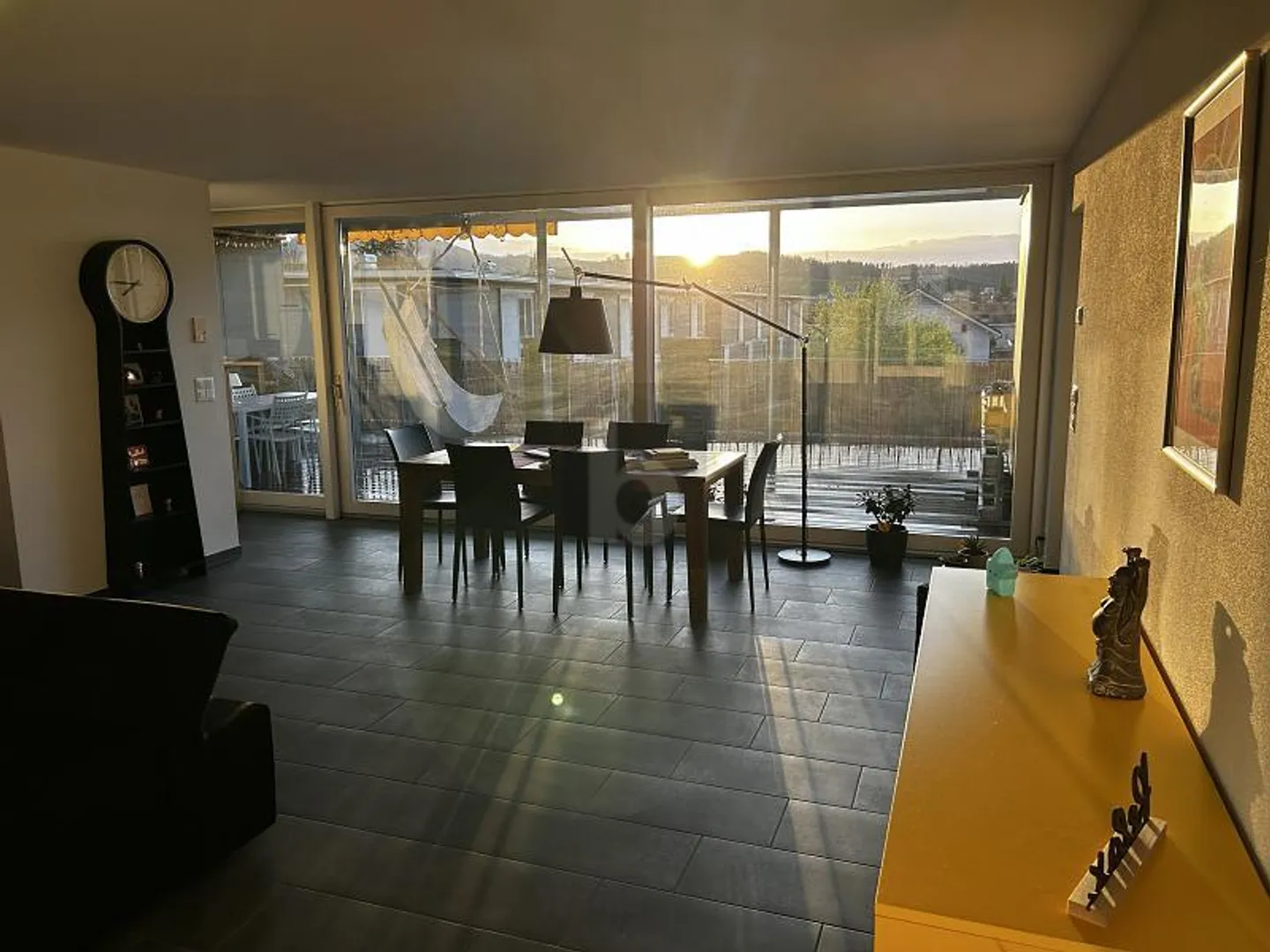 HAUTE QUALITÉ & STYLÉ - AVEC BALCON ENSOLEILLÉ ! - Photo 1 sur 6
