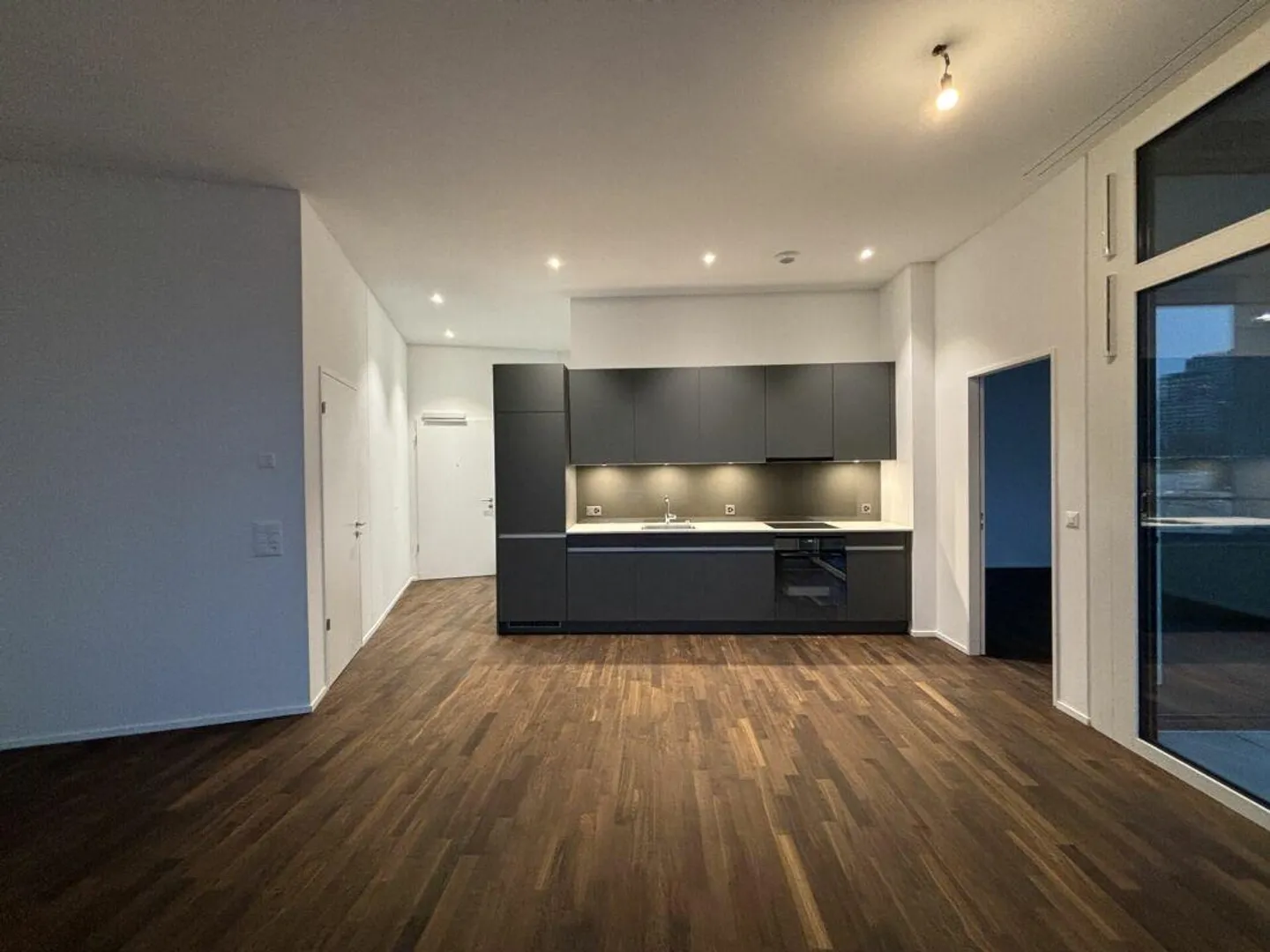 Schöne 2.5-Zimmerwohnung mit Panoramablick - Foto 1 von 8