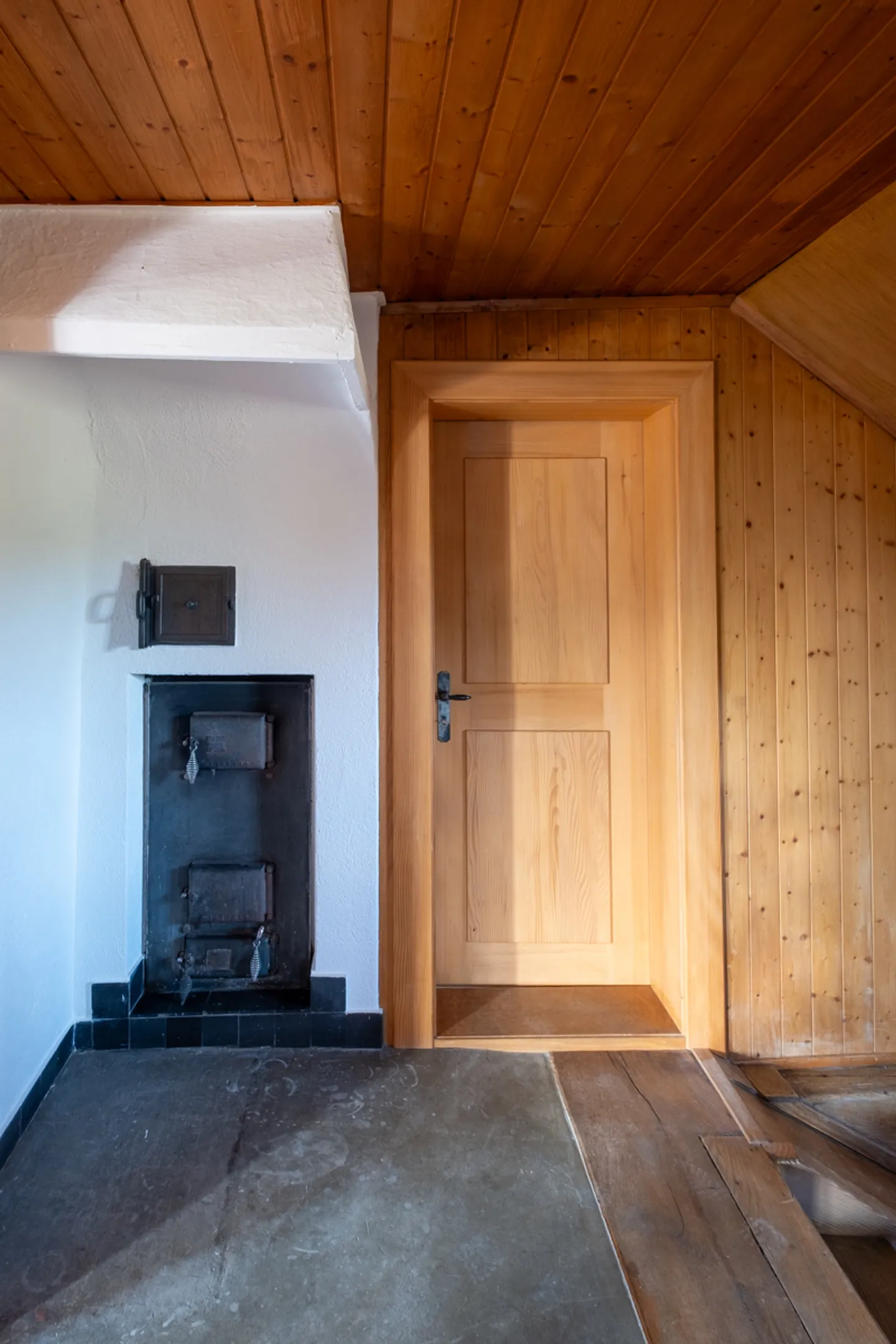 Renovated 7-Room Farmhouse - Photo 16 of 24