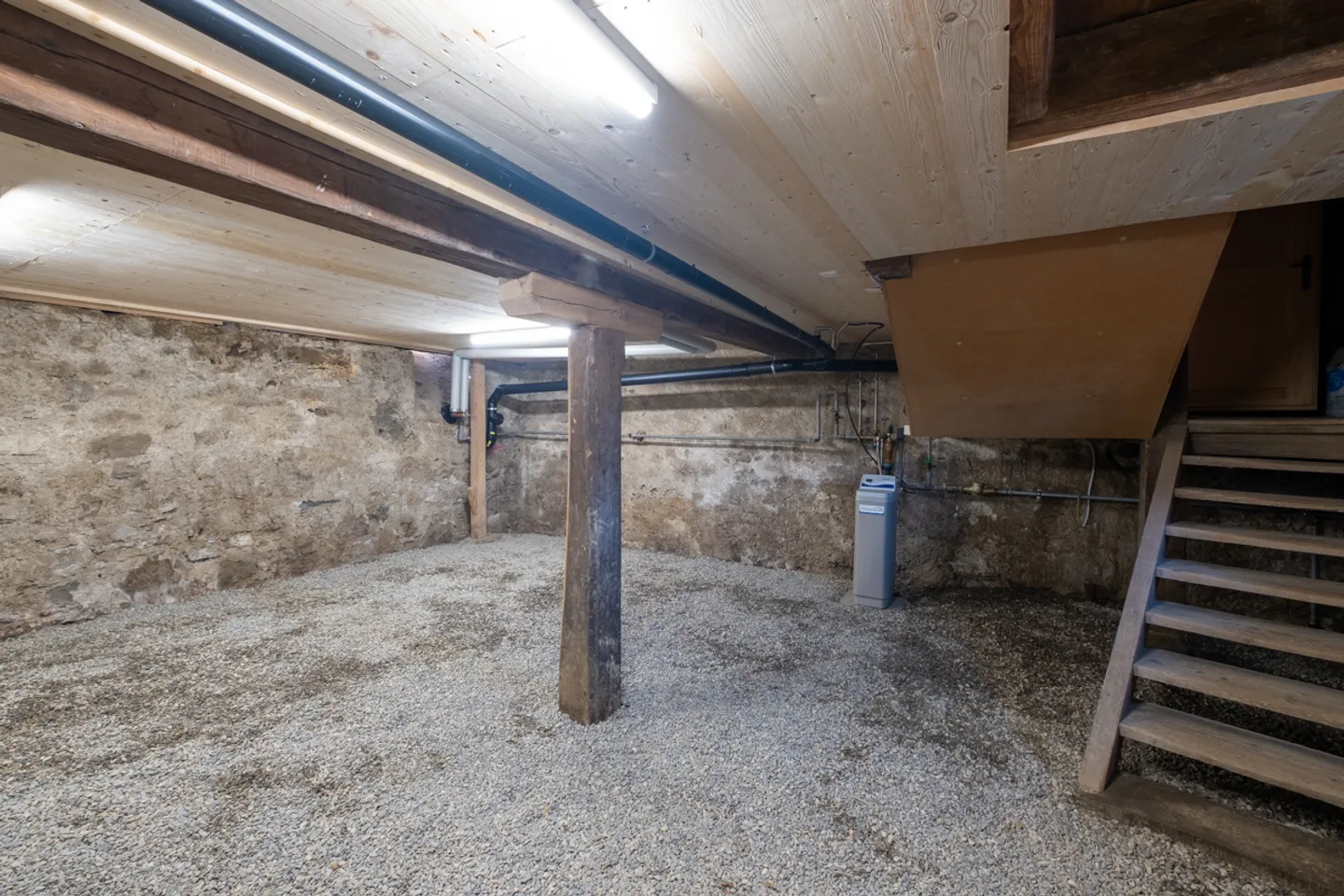 Renovated 7-Room Farmhouse - Photo 20 of 24