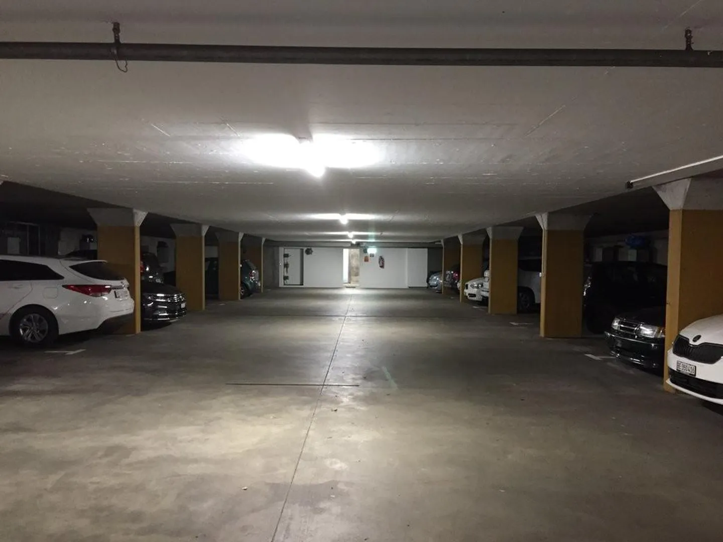 Parking space for electric cars and combustion cars near Steinhölzli - Photo 2 of 4