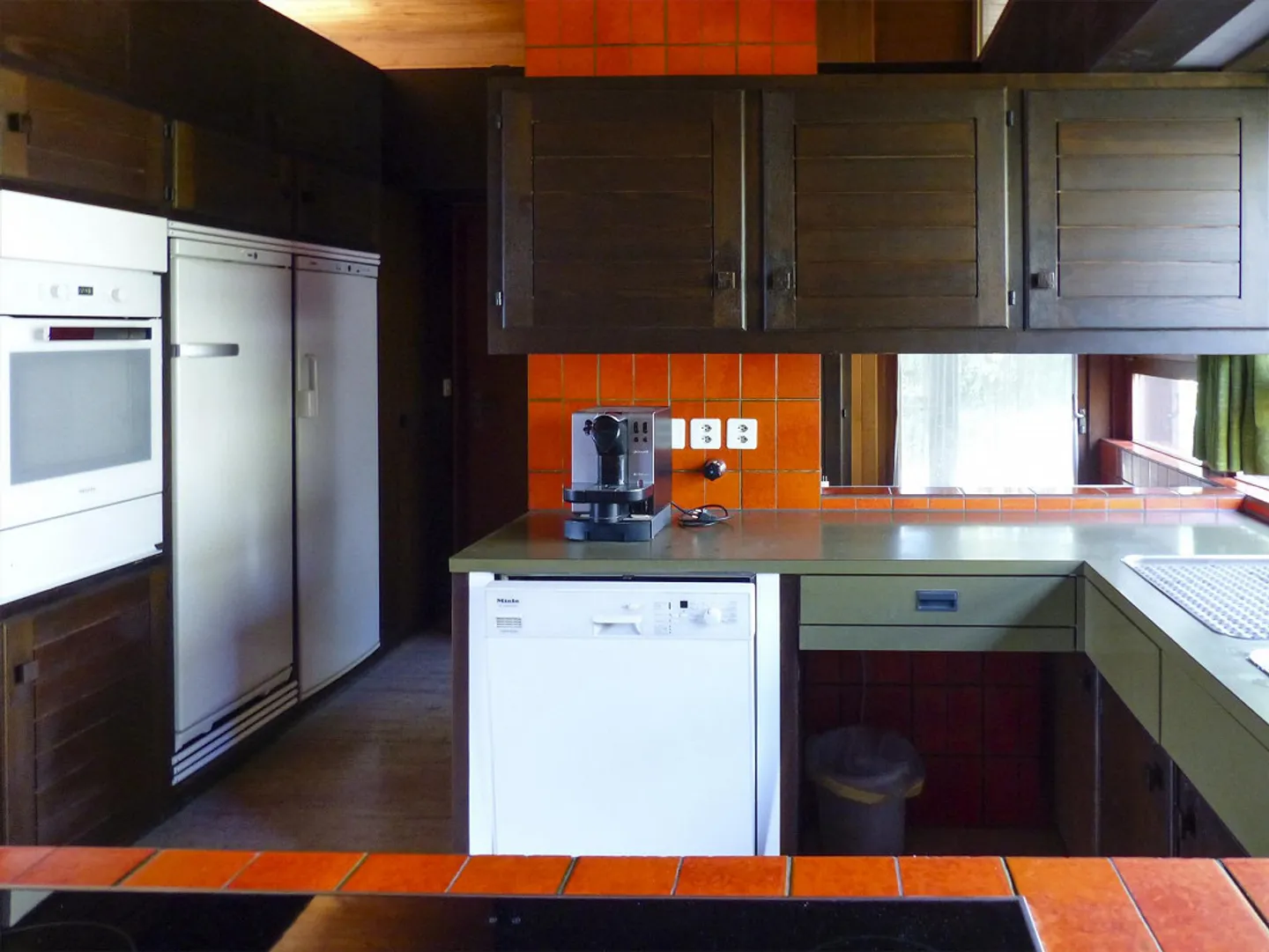 Freistehendes 7 1/2-Zimmer EFH mit Garage (3 AEP) und Pool am Rebberg - Foto 10 von 14