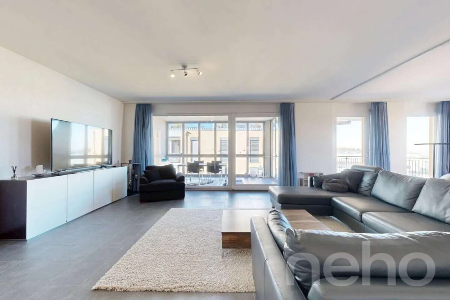 Stylish 3.5-room apartment in Lengwil - Photo 3 of 12