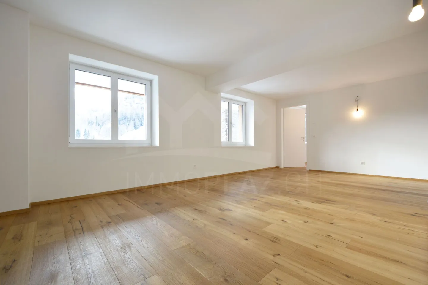 Neue 2½ Zi.-Wohnung mit grossem Sitzplatz - Foto 3 von 8