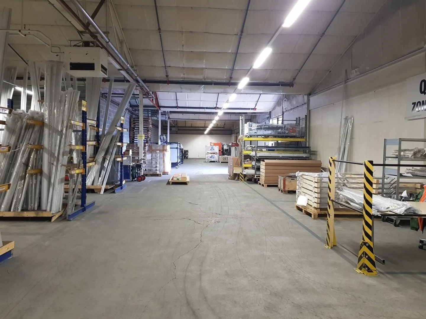 400 m2 - Good access for trucks/vans - Close to highway - Photo 2 of 6