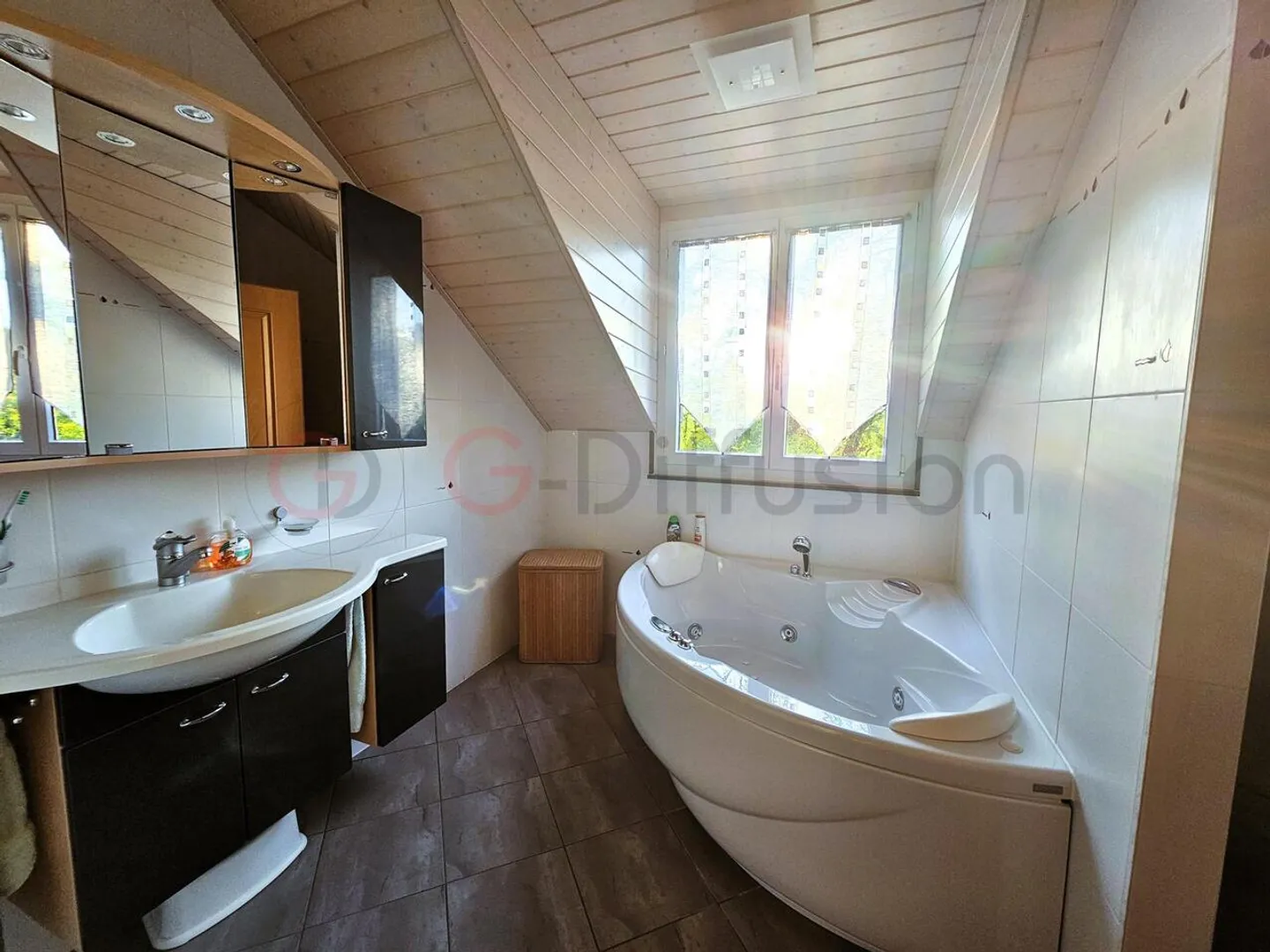 Magnifique villa individuelle avec un grand jardin - Photo 6 sur 8