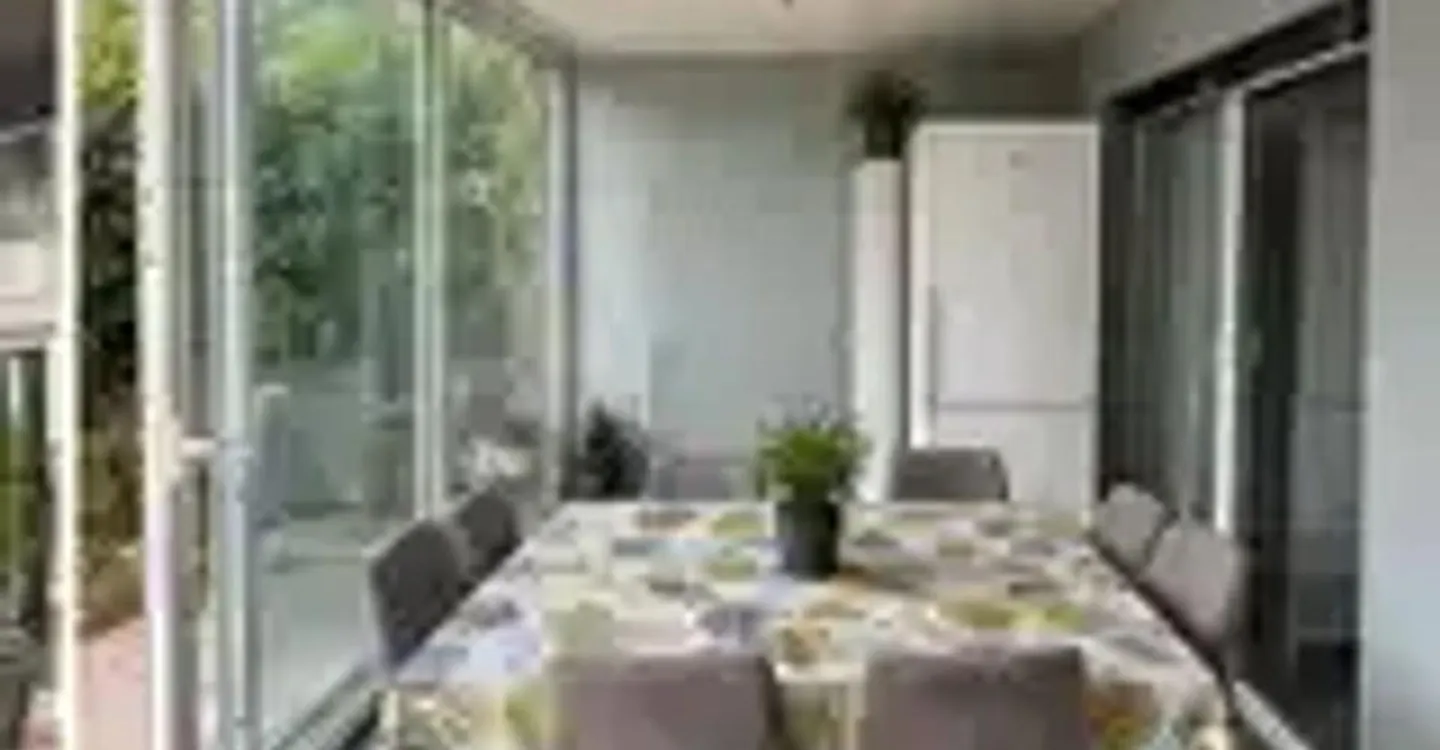 Große moderne Wohnung mit Garten, Veranda und 133 m2 Terrasse - Foto 3 von 6