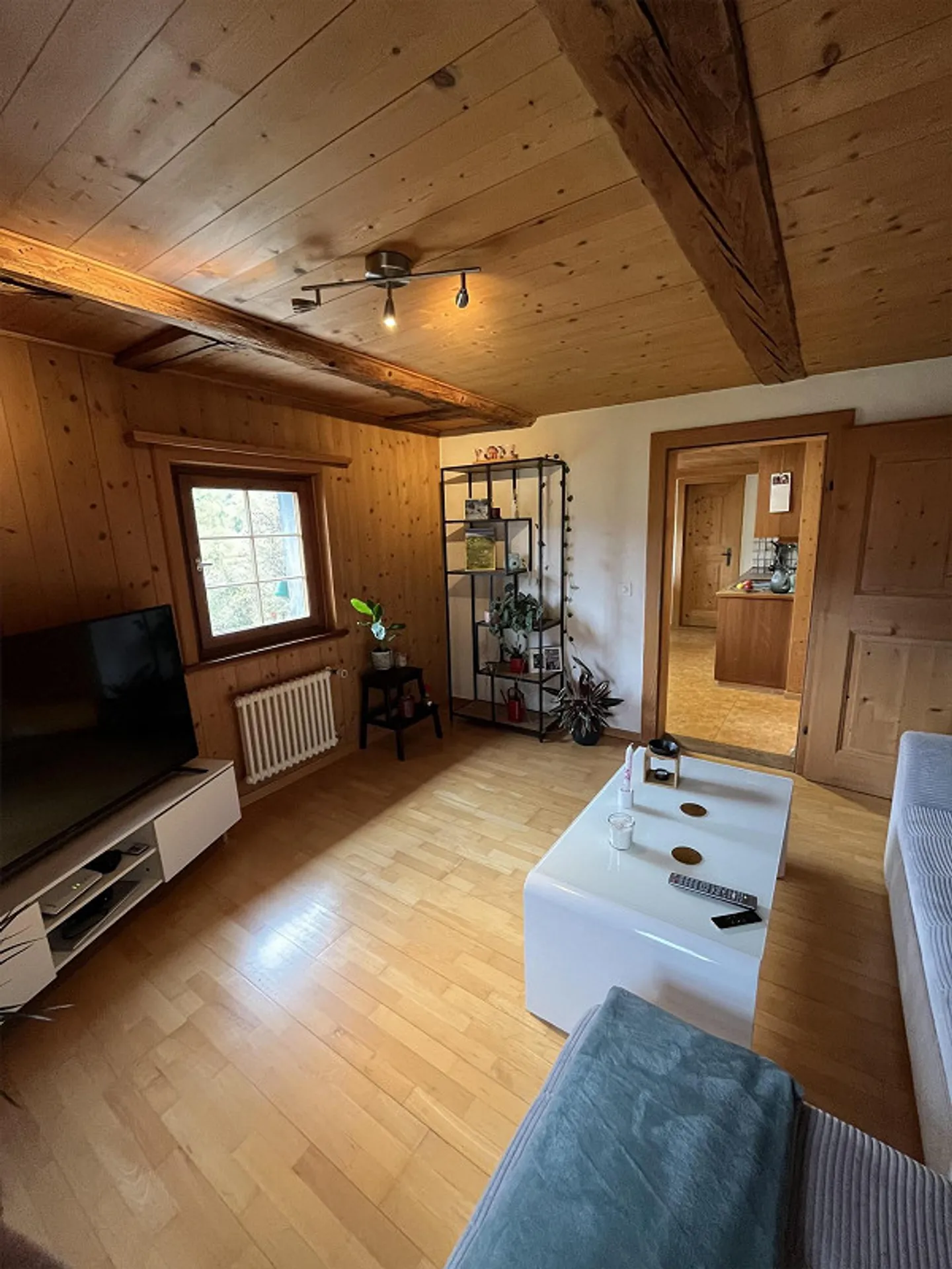 Subtenant for 2.5 room apartment 890.- per month - Photo 1 of 8