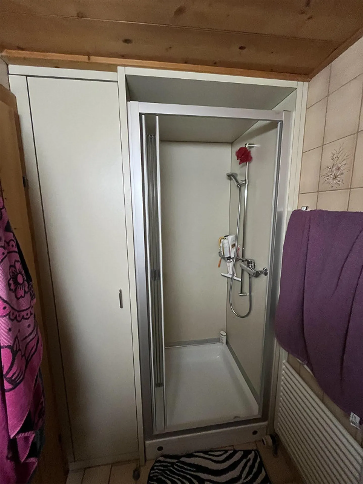 Subtenant for 2.5 room apartment 890.- per month - Photo 8 of 8