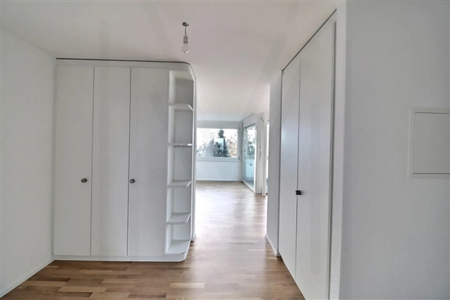 Magnifico attico ristrutturato con 4,5 stanze e vista mozzafiato sul Moléson e sulla città di Bulle - Foto 11 di 13