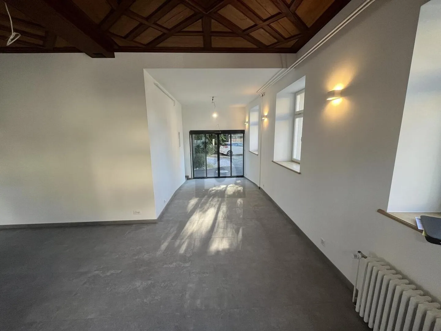 CHARM MEETS SPACE - ELEGANT AND SIMPLE - Photo 3 of 6