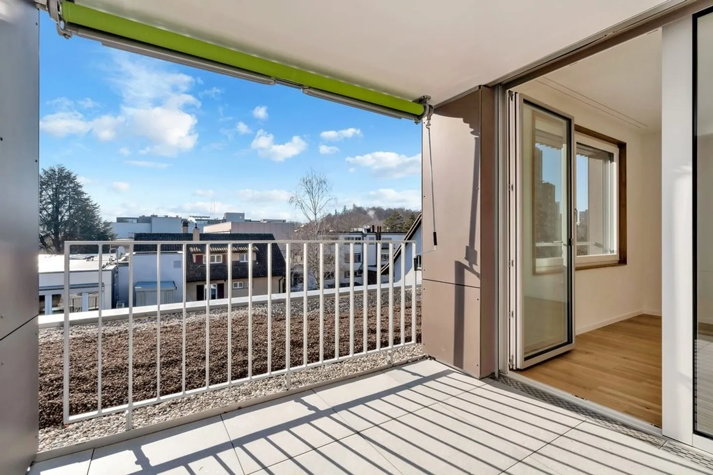 Exclusive 2.5-room penthouse apartment with loggia and terrace - Photo 1 of 6