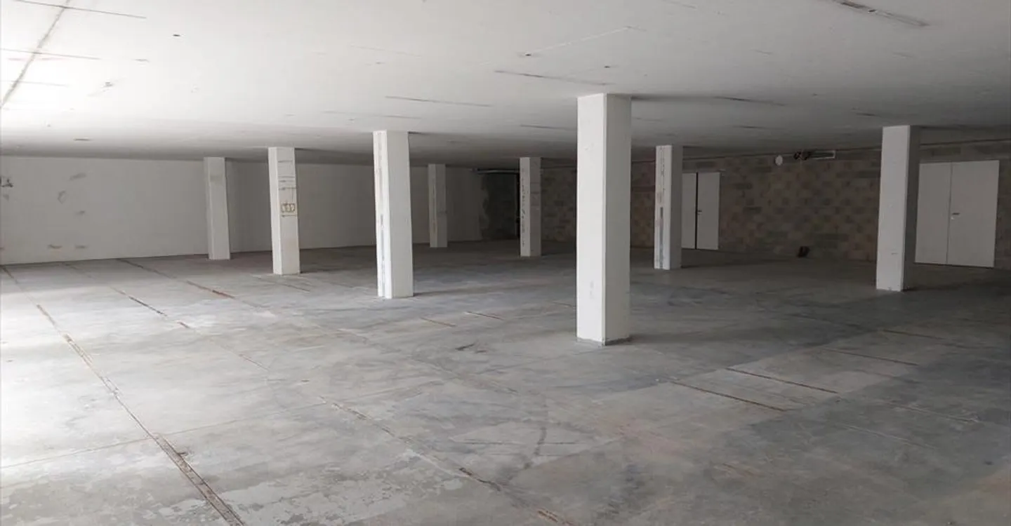 Laboratorio/ufficio su misura di 150 m2 - Vicino a servizi e trasporti - Foto 2 di 3