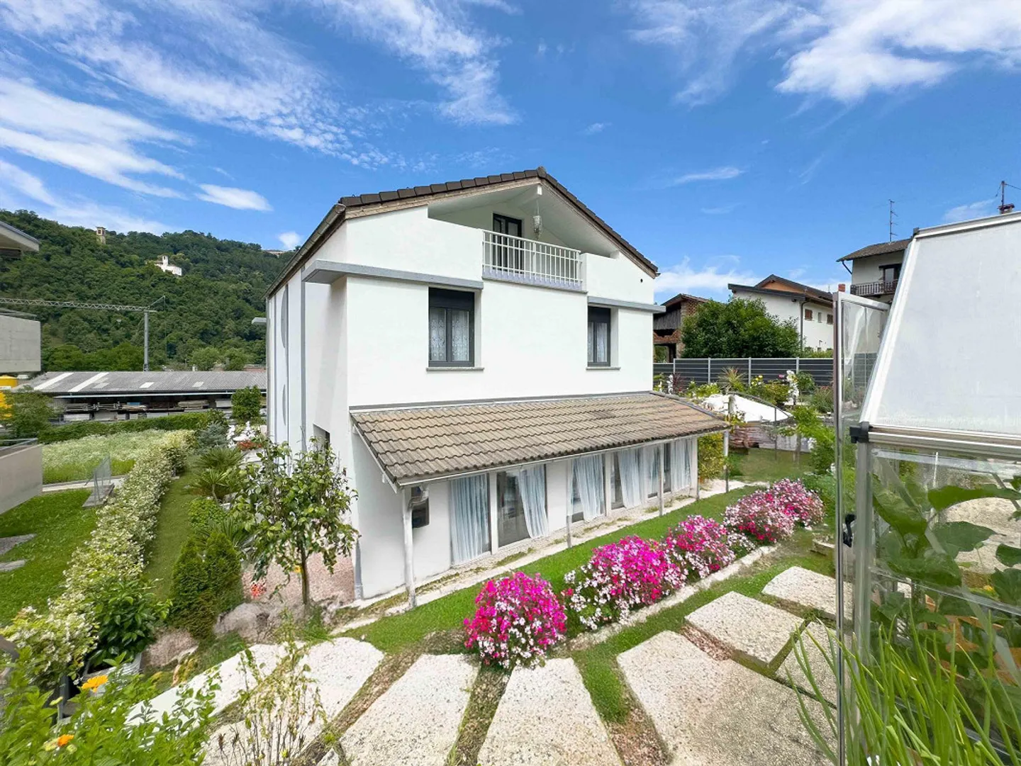 Haus mit großem Garten in Figino, nur wenige Schritte vom See entfernt - Foto 8 von 11