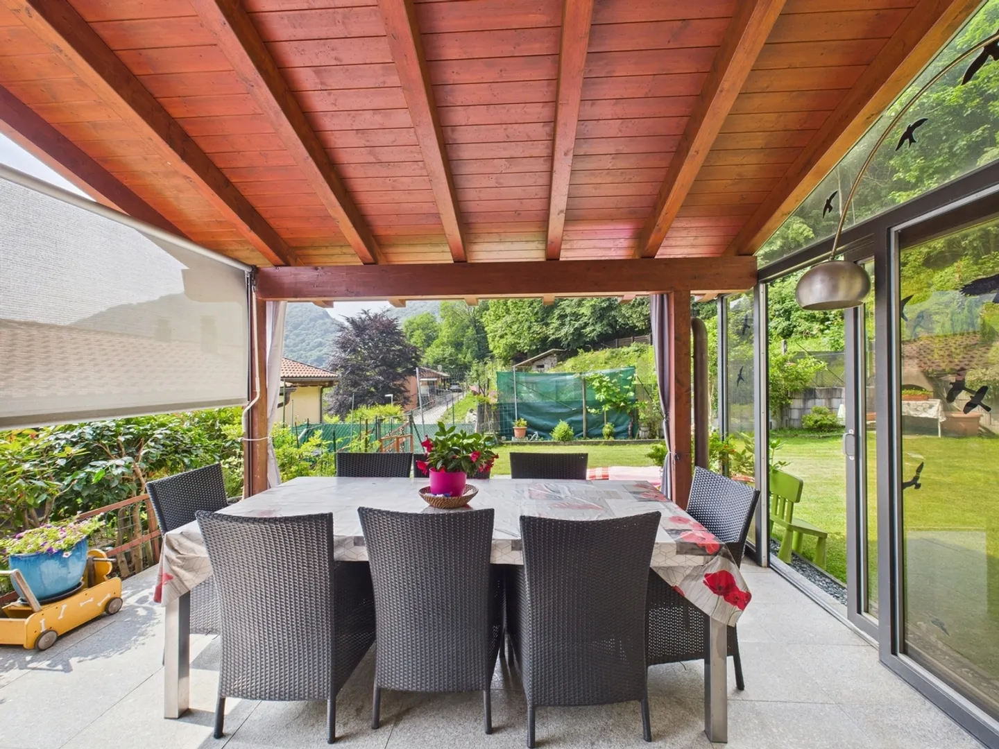 Wunderschönes Einfamilienhaus mit 4,5 Zimmern und Garten in Sigirino - Foto 8 von 12