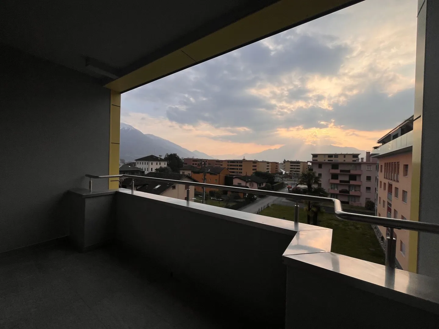 Zentrales Apartment in Tenero - Foto 1 von 11