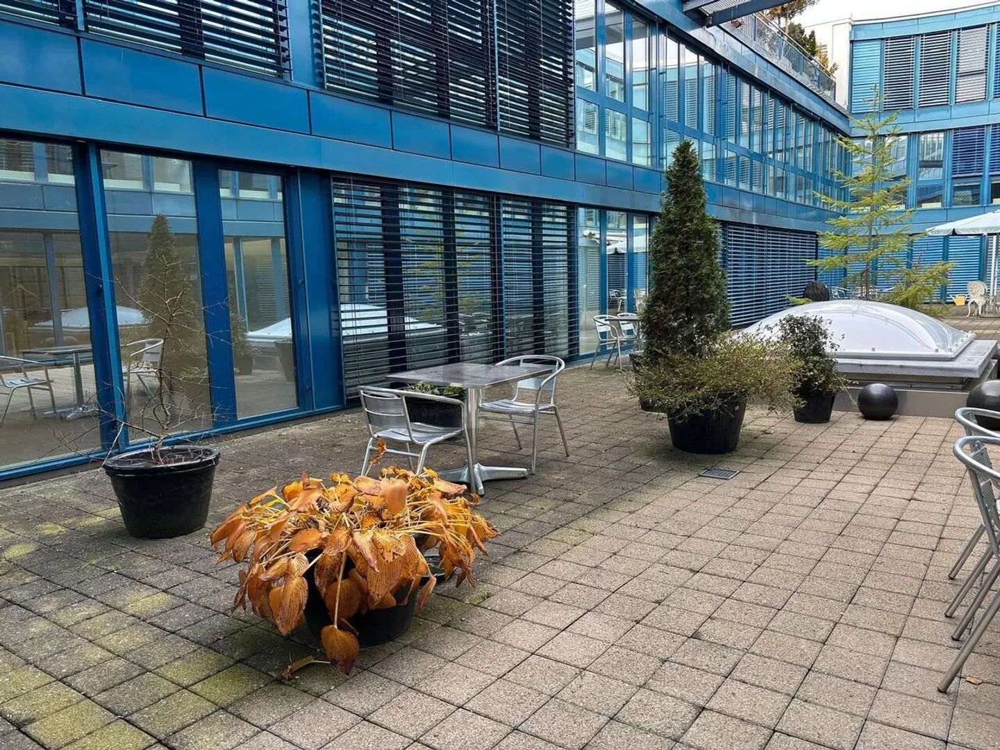 Modernes Büro in Steinhausen - Foto 5 von 6