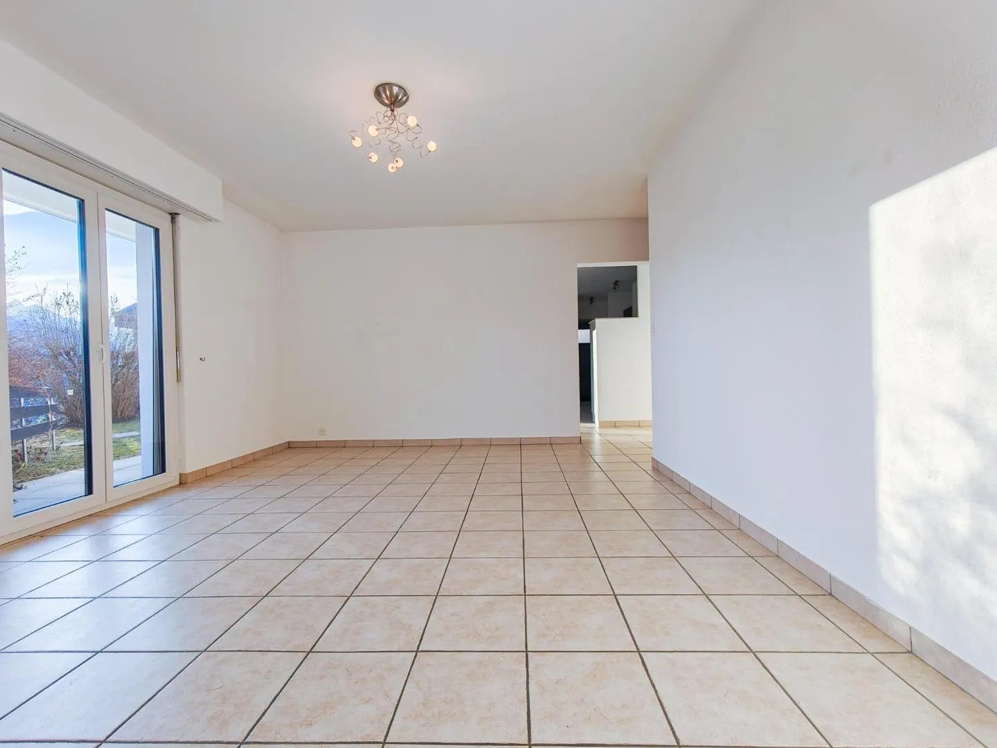 Große 3,5 Zimmer von 100 m² mit Garten? In der Nähe von Crans-Montana - Foto 1 von 13
