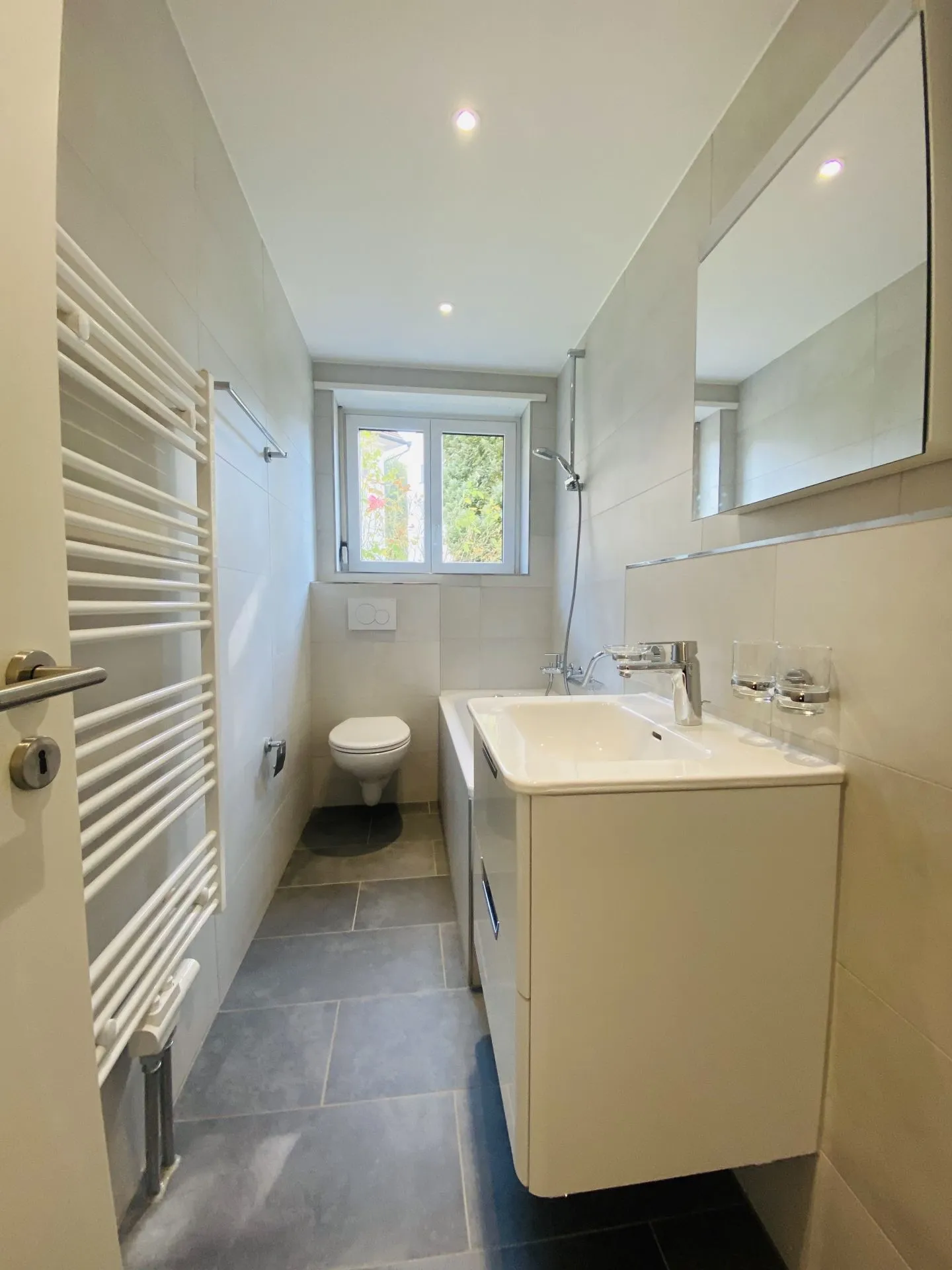 Appartamento 2.5 stanze completamente ristrutturato con balcone e cantina (1013) - Foto 4 di 9