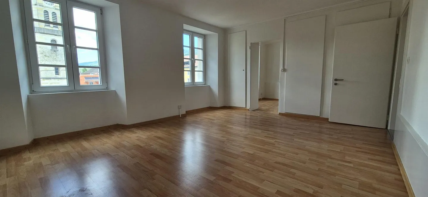 Geräumige Wohnung mit grosser Terrasse - Foto 3 von 10