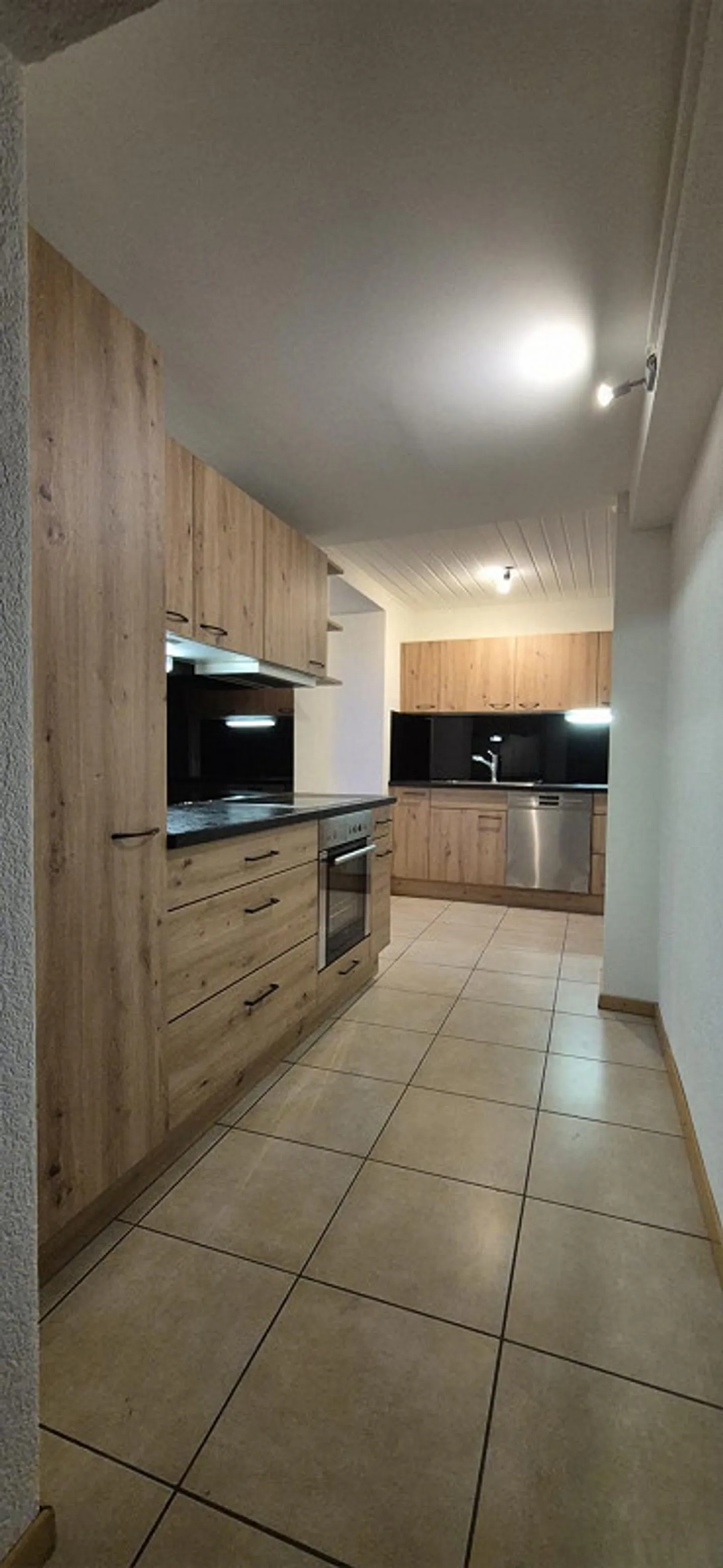 Geräumige Wohnung mit grosser Terrasse - Foto 6 von 10