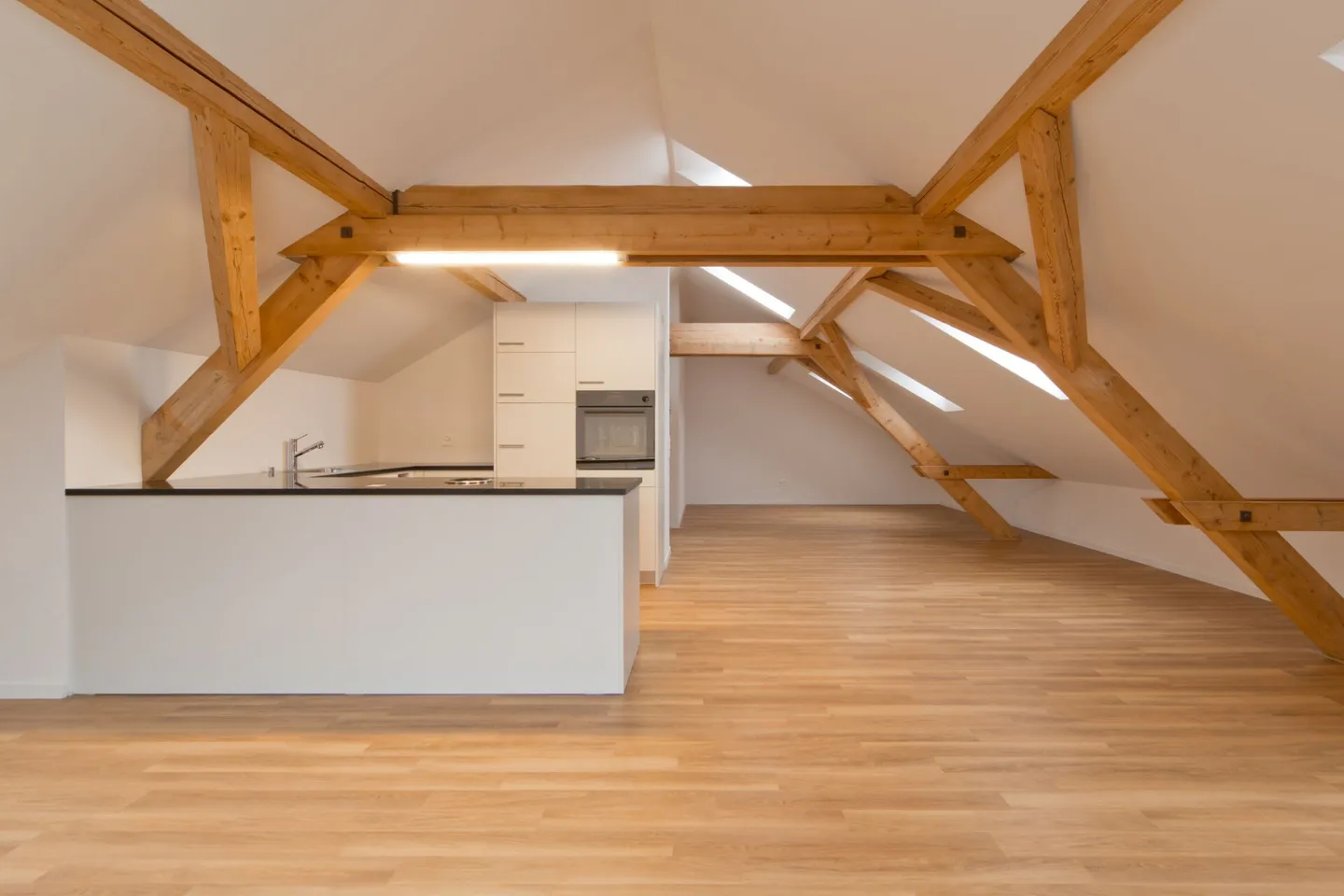 Moderner Loft mit offenem Raum - Foto 4 von 6