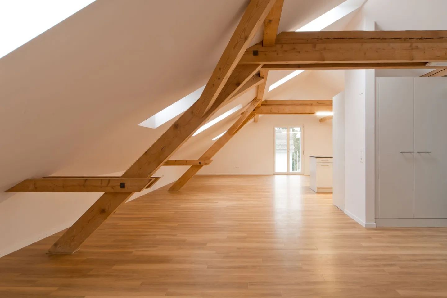 Moderner Loft mit offenem Raum - Foto 5 von 6