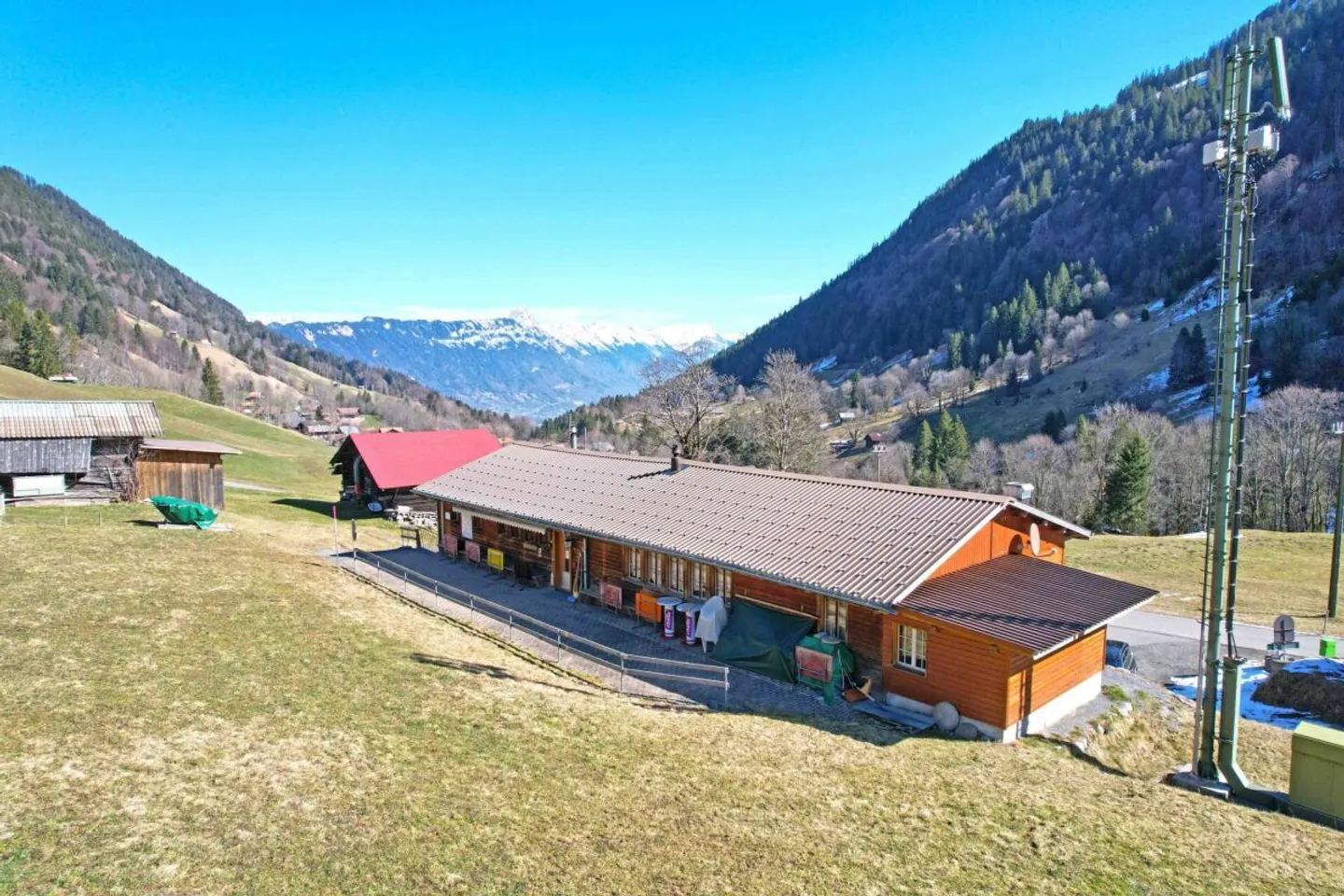 Hotel Pension Alpenrose with 2 Restaurants and Ski Lift in Saxeten - Photo 5 of 12
