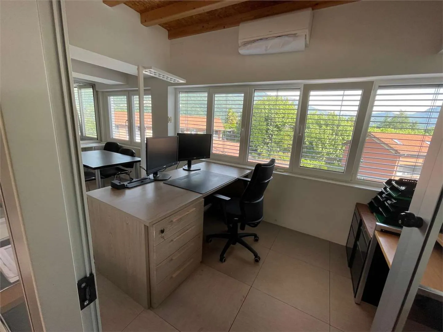 Wir bieten Gewerbeflächen an, die in PPP unterteilt werden können - Foto 5 di 13