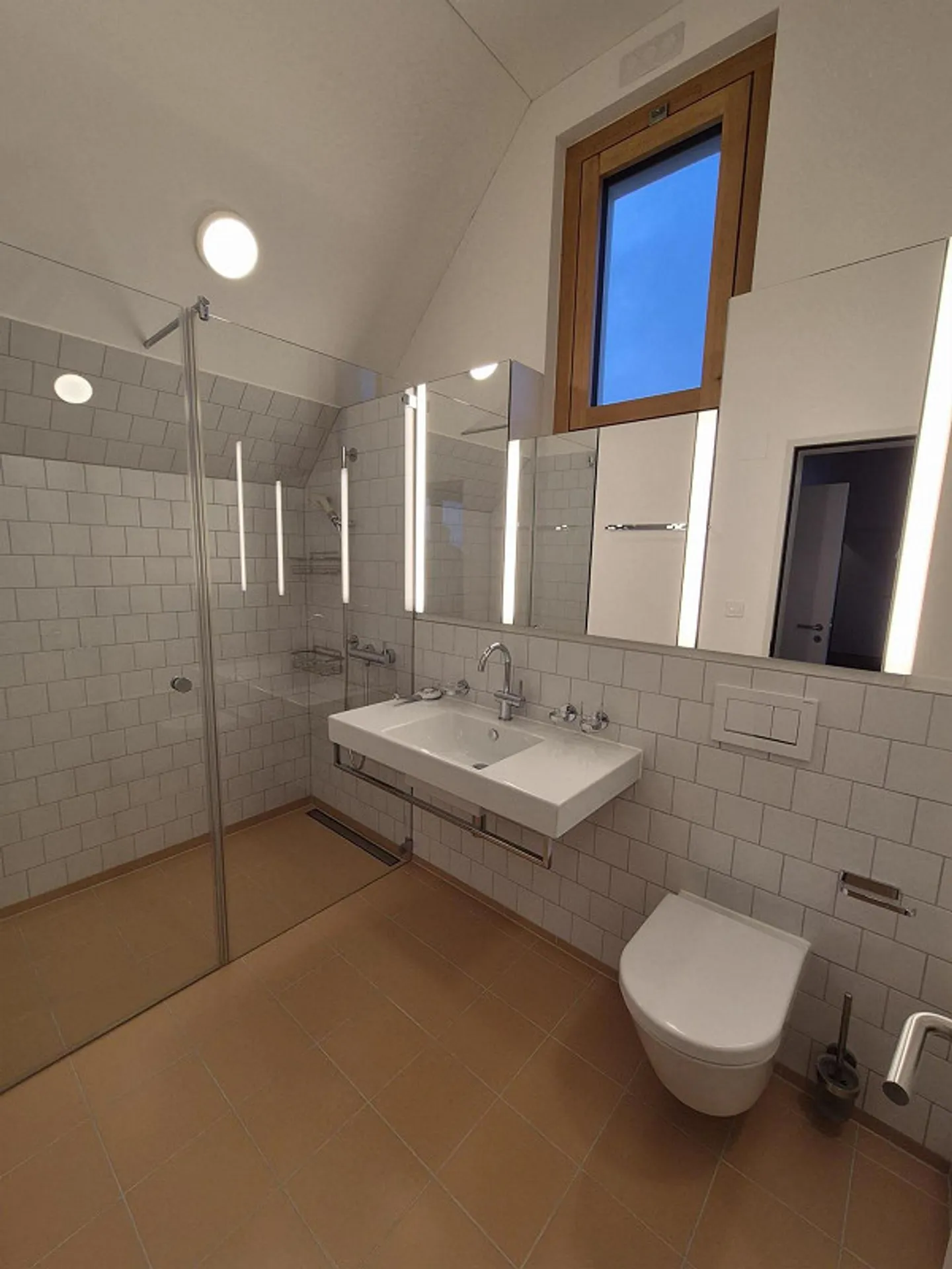 Exklusive Maisonette-Wohnung (inkl. 2 PP) mit voller Seesicht - Foto 17 von 23