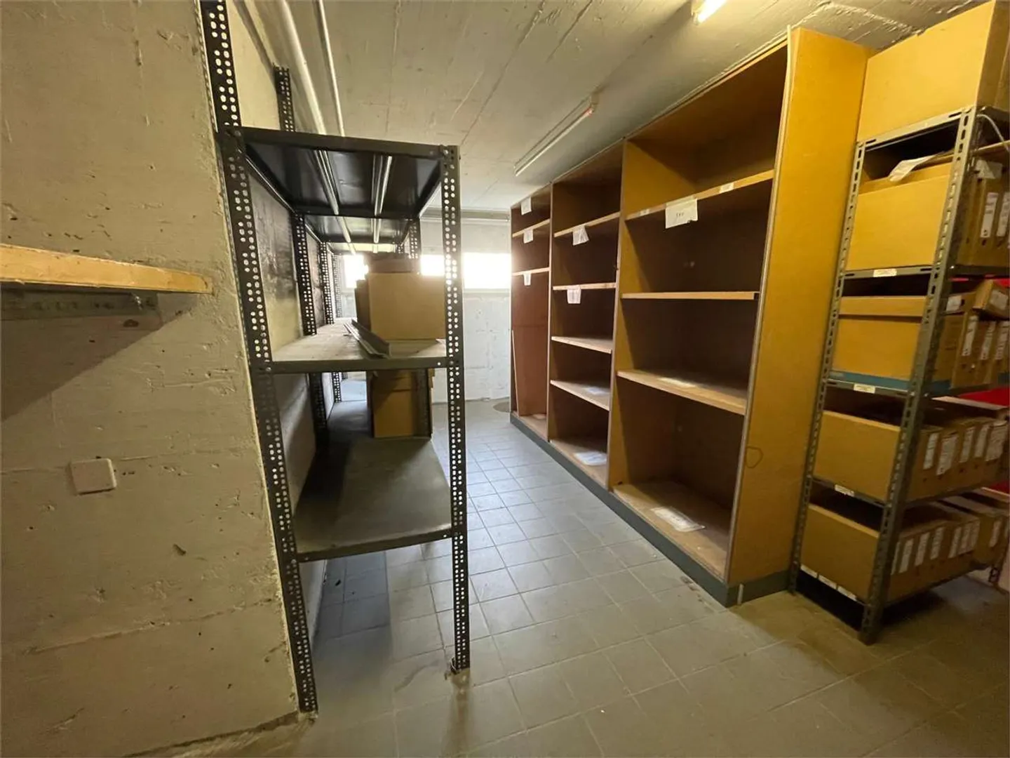 Wir bieten Gewerbeflächen an, die in PPP unterteilt werden können - Foto 9 di 13