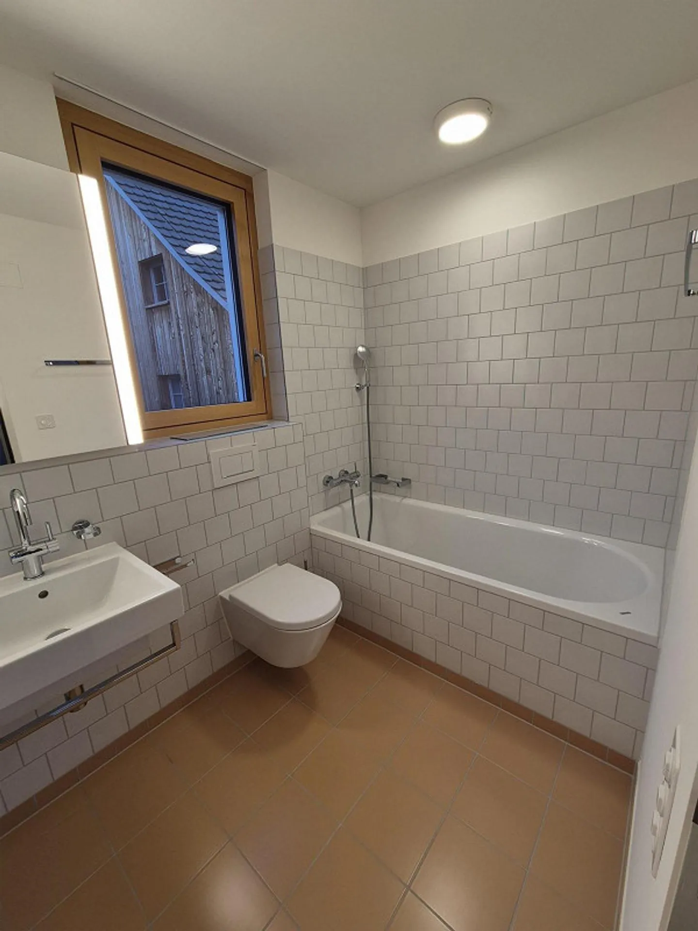 Exklusive Maisonette-Wohnung (inkl. 2 PP) mit voller Seesicht - Foto 9 von 23