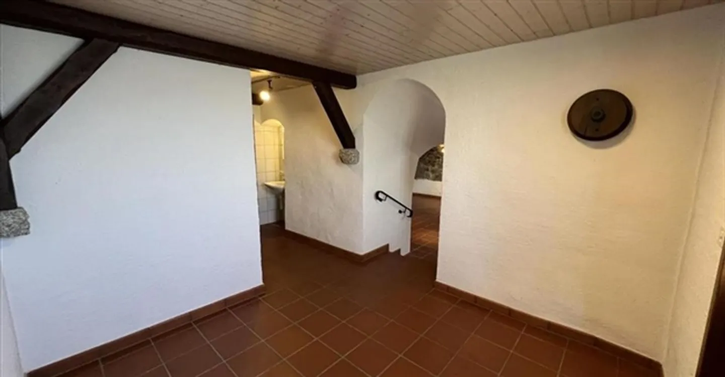 Espace voûté charmant à louer - Photo 3 sur 8