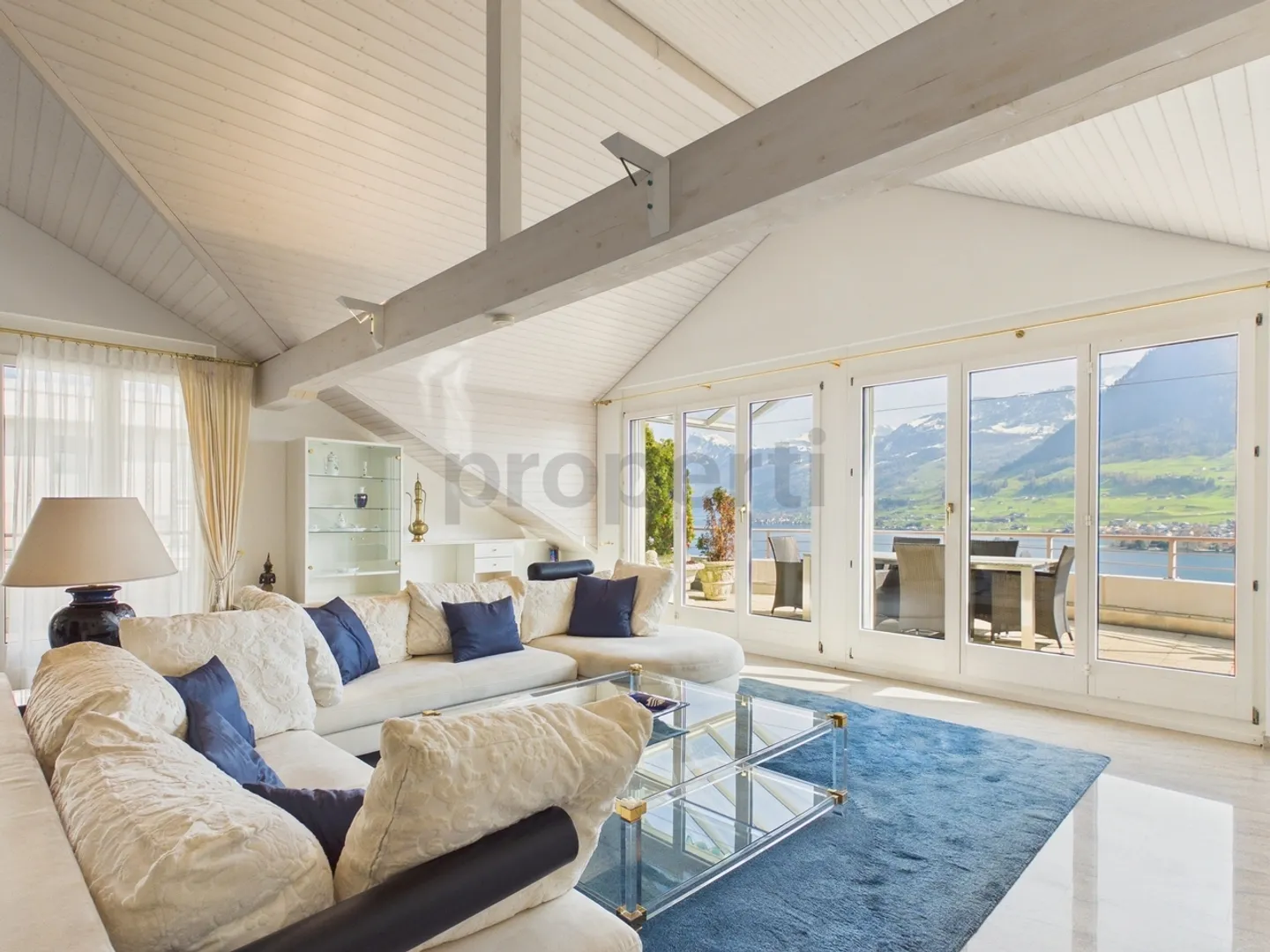 Newly renovated 6.5-room elegant apartment with lift and cellar, Ennetbürgen - Photo 2 of 13
