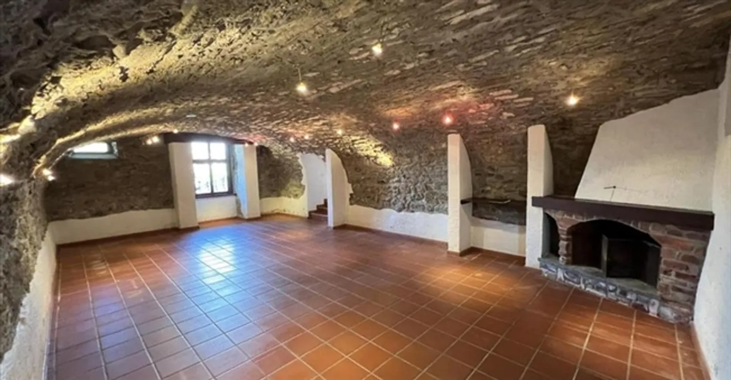 Espace voûté charmant à louer - Photo 8 sur 8