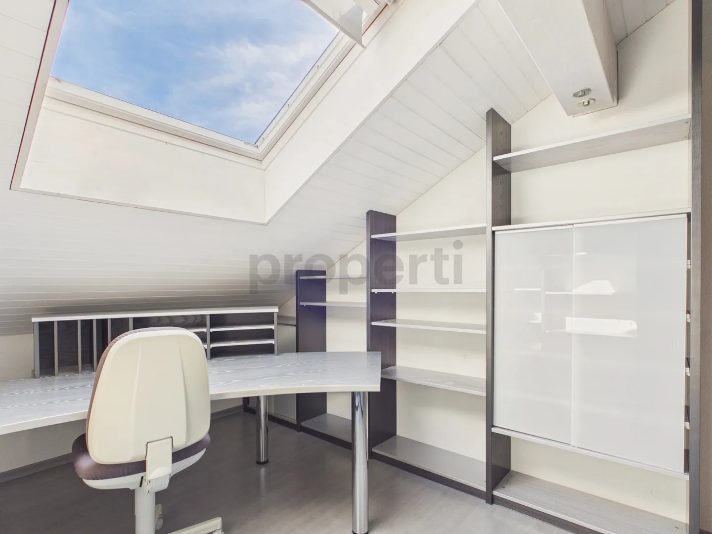 Newly renovated 6.5-room elegant apartment with lift and cellar, Ennetbürgen - Photo 12 of 13