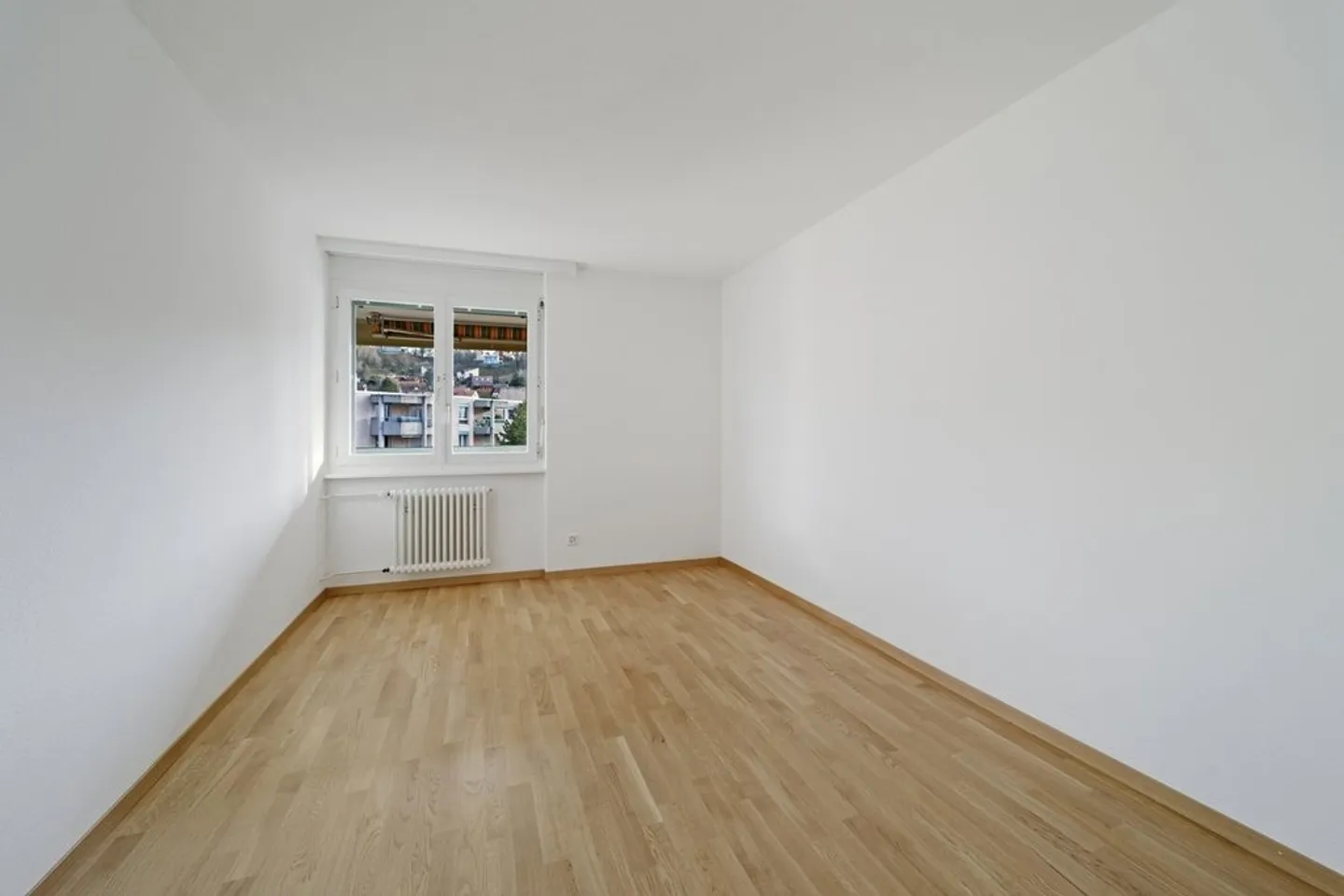 Treat yourself to a renovated apartment in 2017! - Photo 5 of 10