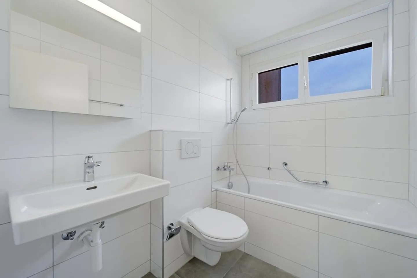 Treat yourself to a renovated apartment in 2017! - Photo 7 of 10