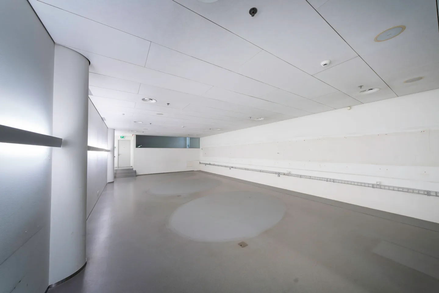 Retail space of approximately 125m² in prime location - Migros Gundelitor - Photo 2 of 8