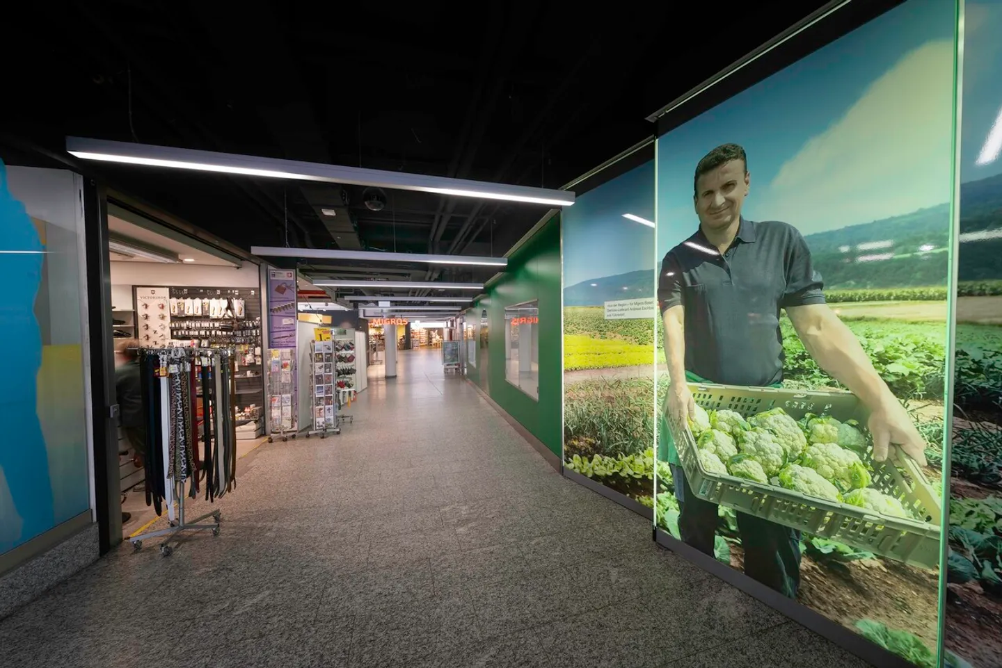 Retail space of approximately 125m² in prime location - Migros Gundelitor - Photo 5 of 8